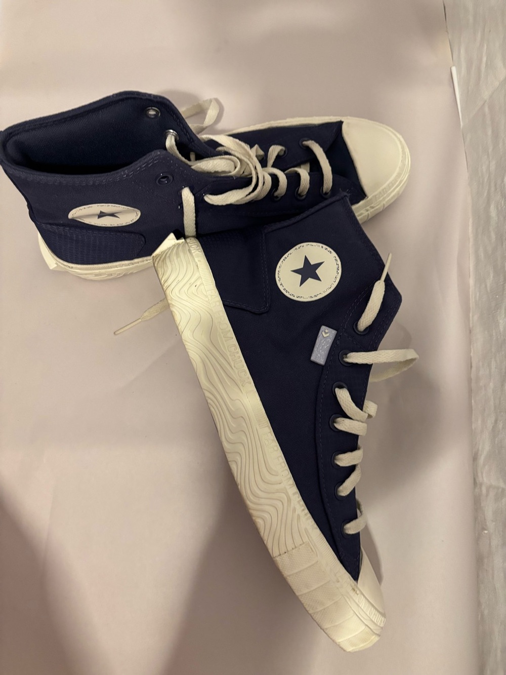 Converse chuck Taylor
Size 10.5 - Picture 5 of 6
